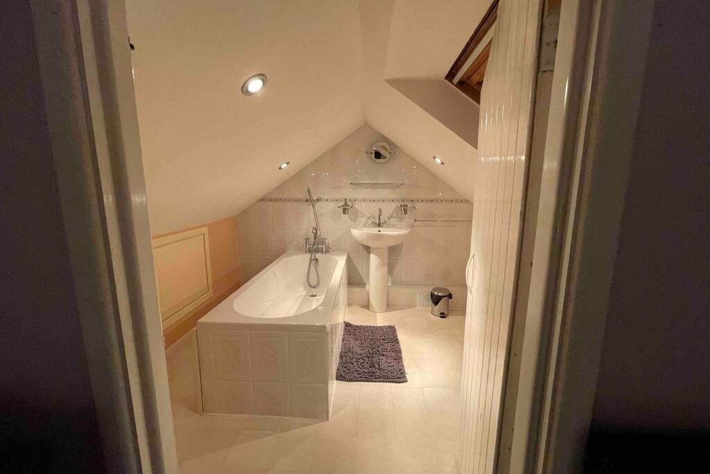 Detached Bungalow II Big Garden II Pet Friendly Villa Hednesford Buitenkant foto