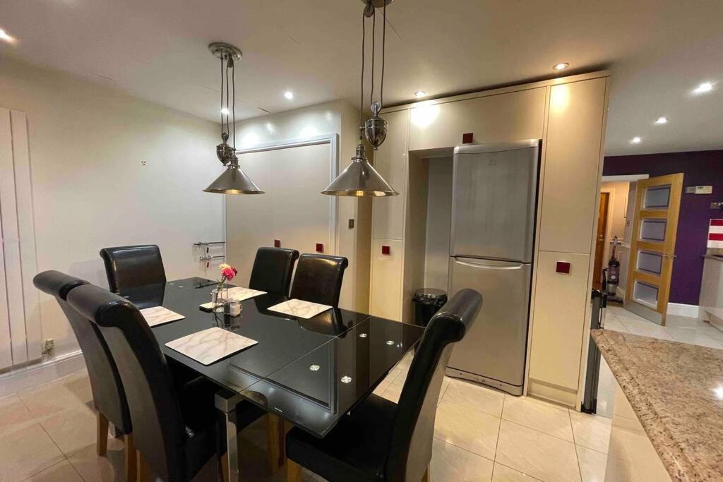 Detached Bungalow II Big Garden II Pet Friendly Villa Hednesford Buitenkant foto